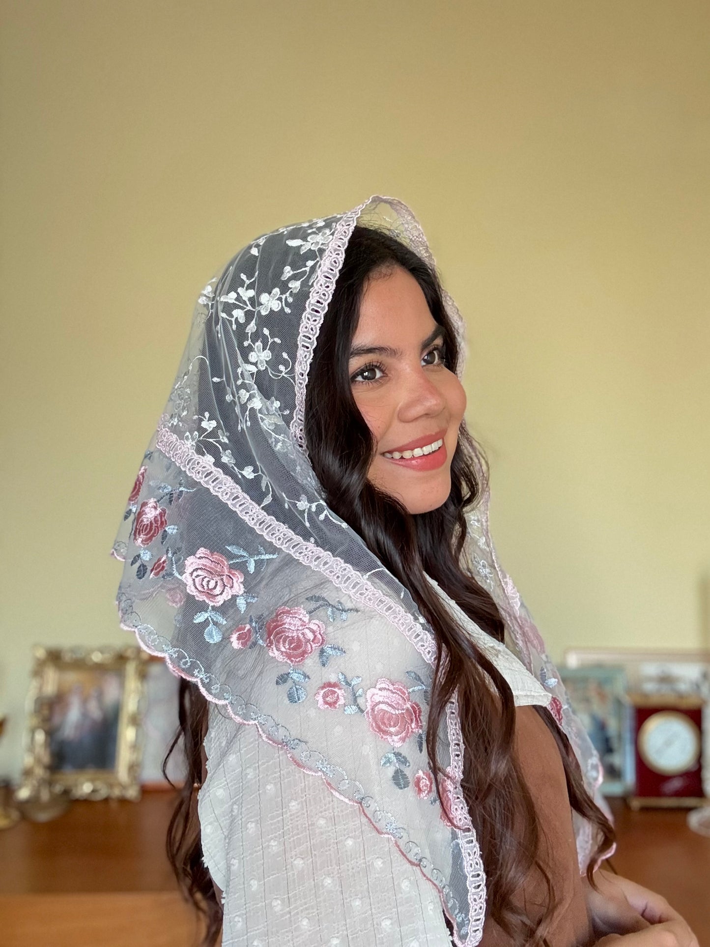 Velo Rosarum Serenae