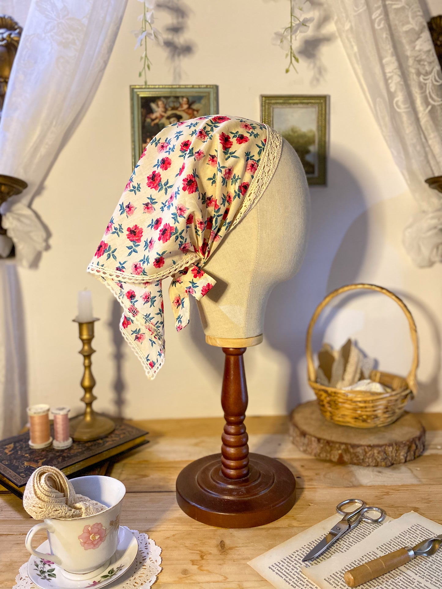 Pañoleta Rosas a María