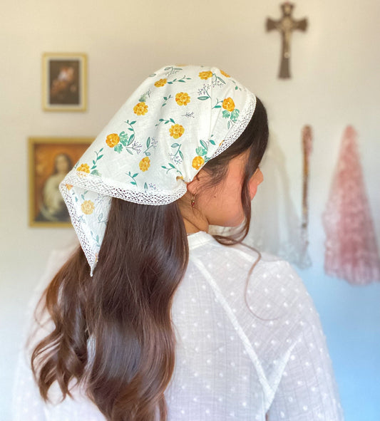 ¿Puedo utilizar pañoletas en la Santa Misa?