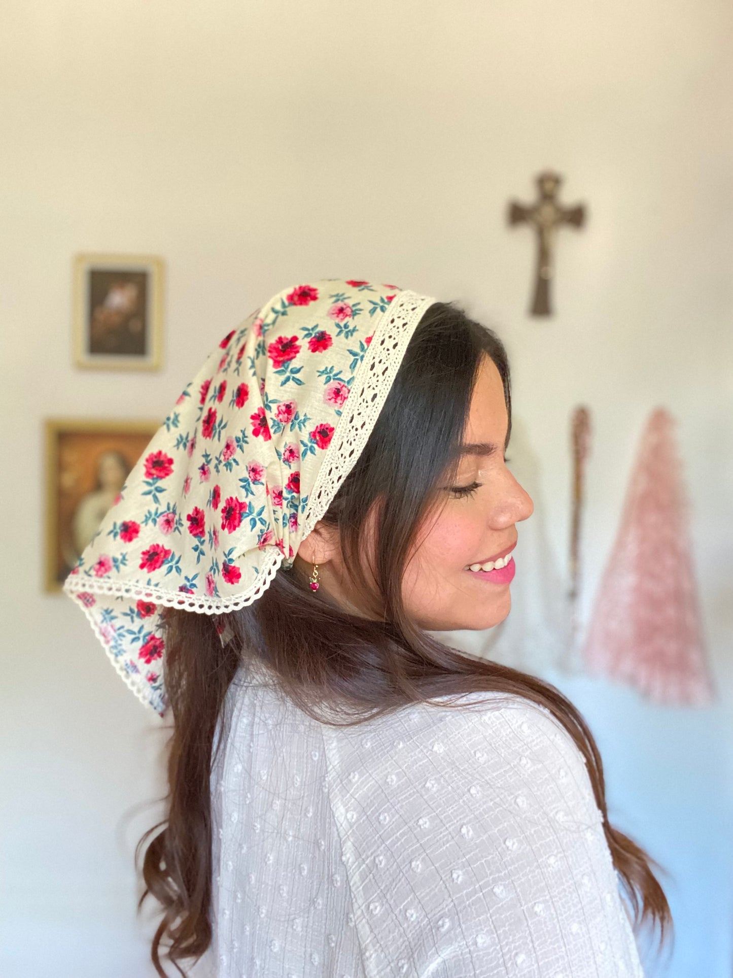 Pañoleta Rosas a María