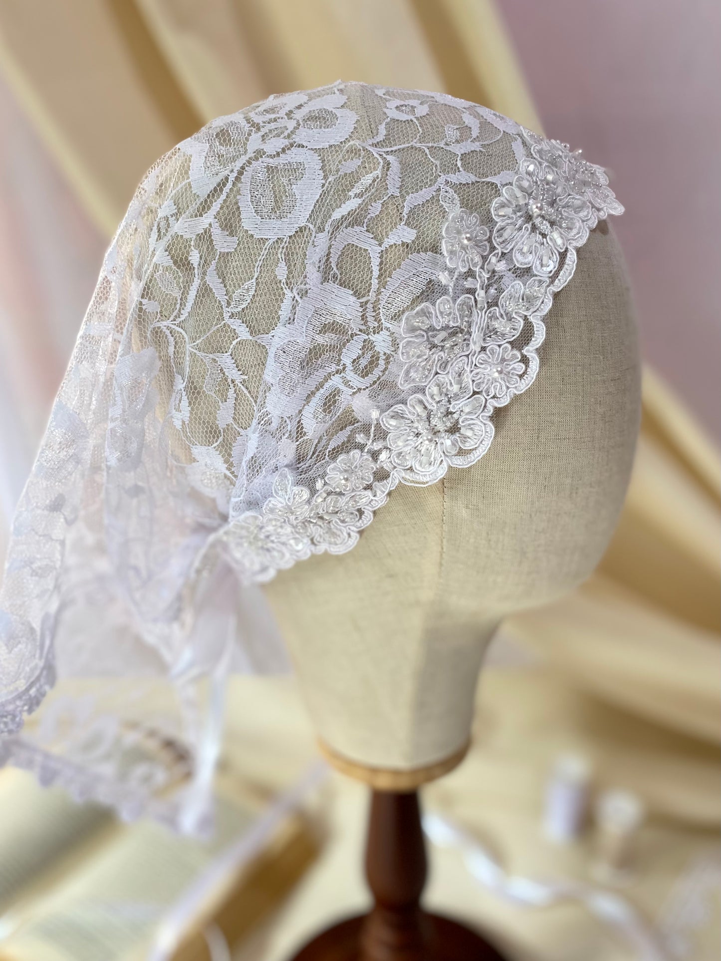 Pañoleta Lilium Pacis